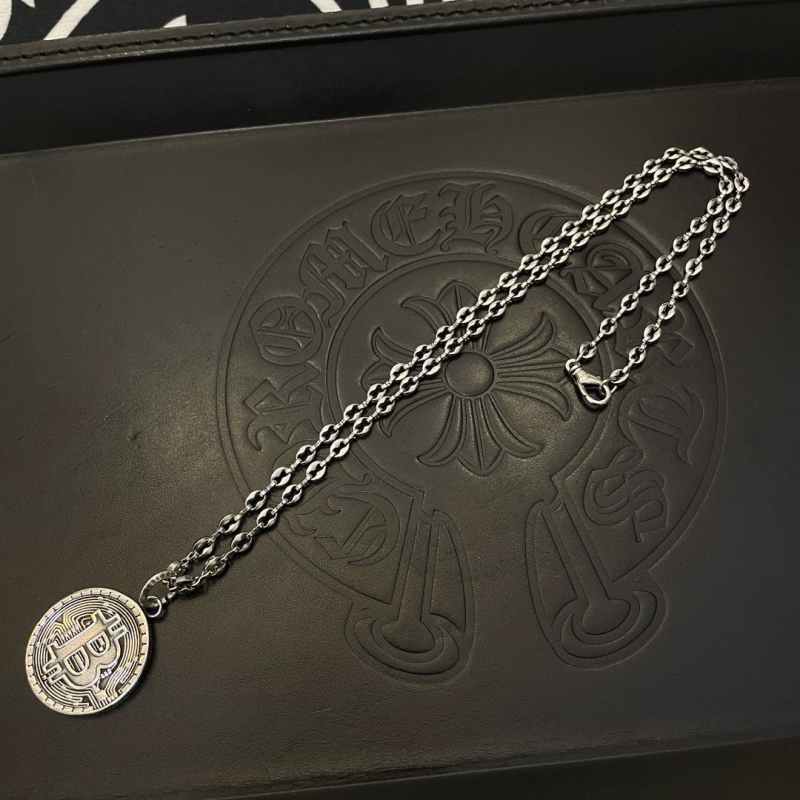 Ch*0me He**ts necklaces